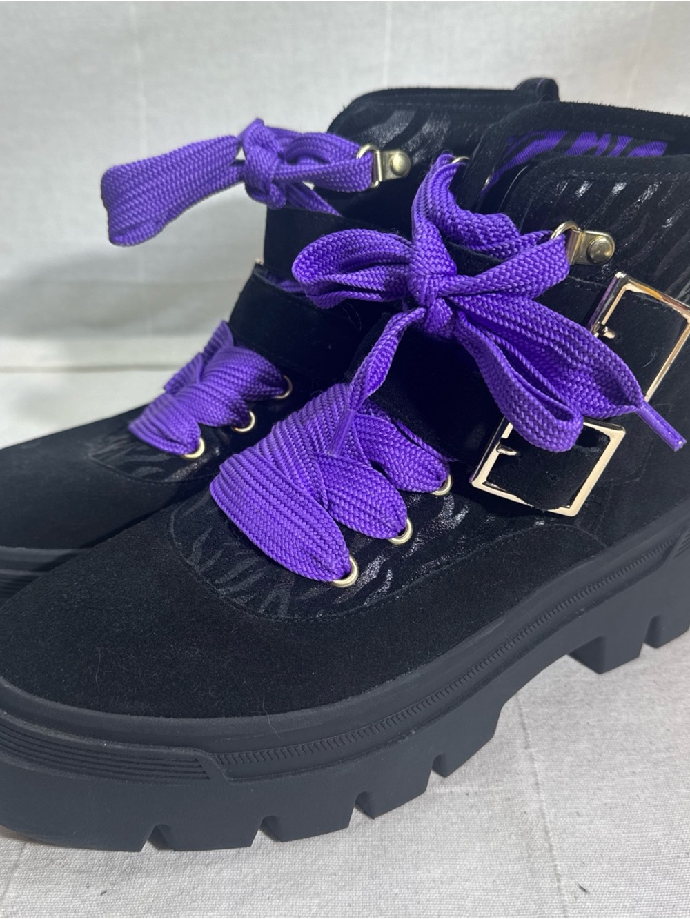 Keds Black Suede Lace-Up Ankle Boots with Purple Laces Monster High Size 8